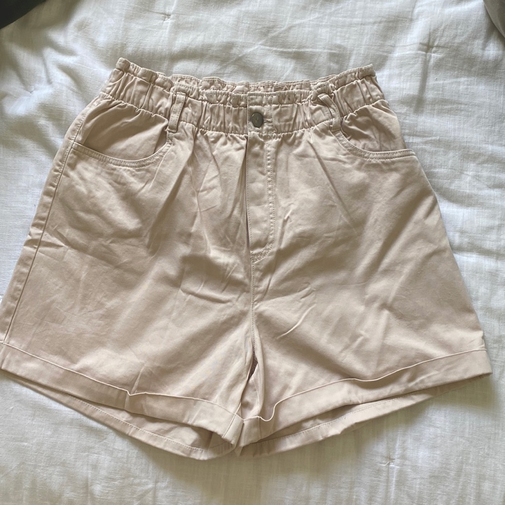 H&M SHORTS SIZE L